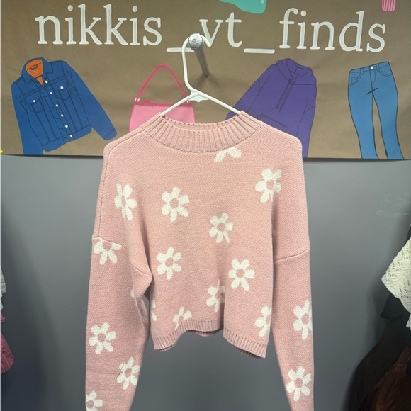Hollister Sweaters - Hollister Pink Daisy Sweater